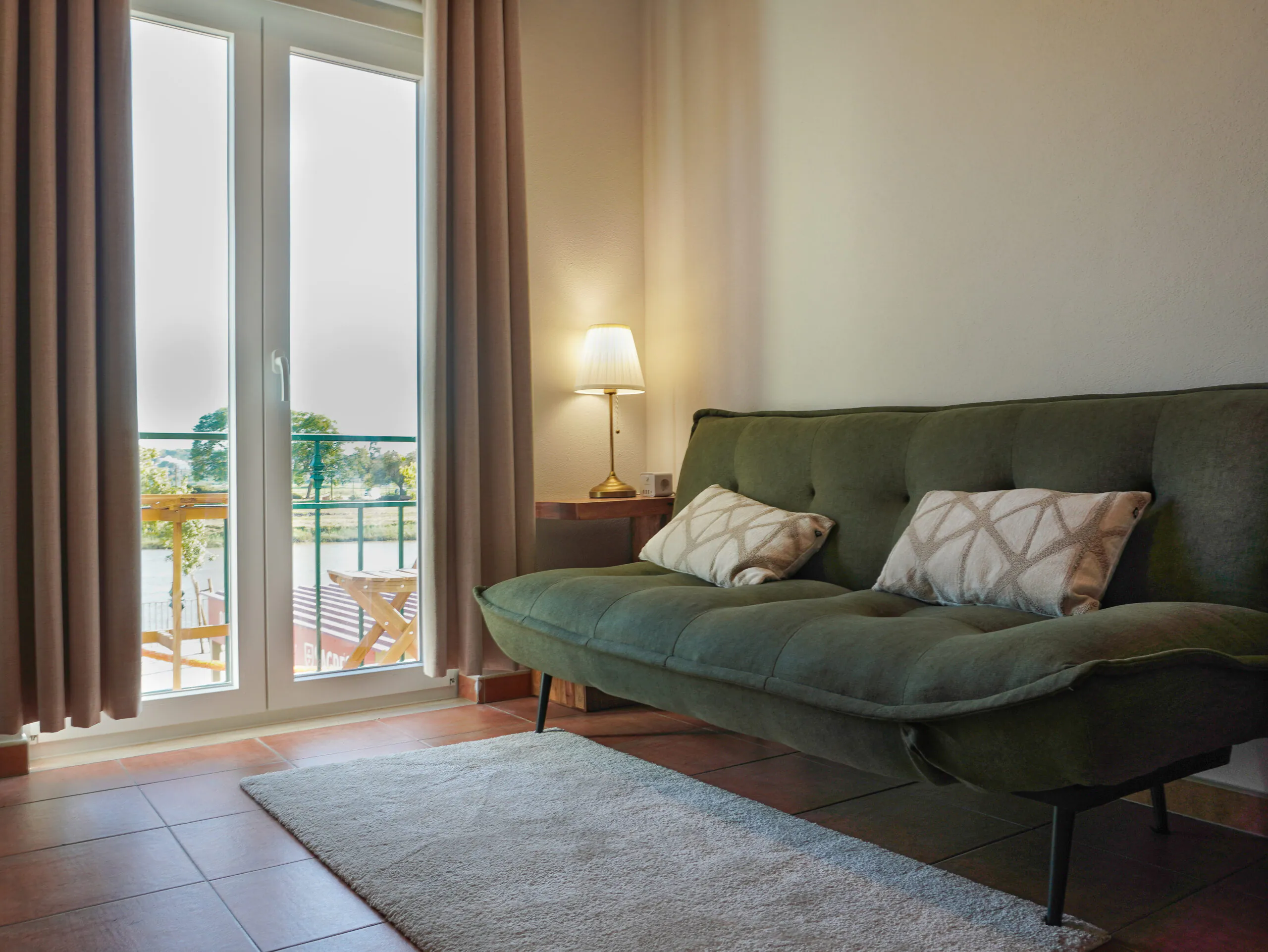 Quarto Lounge com Vista Rio
